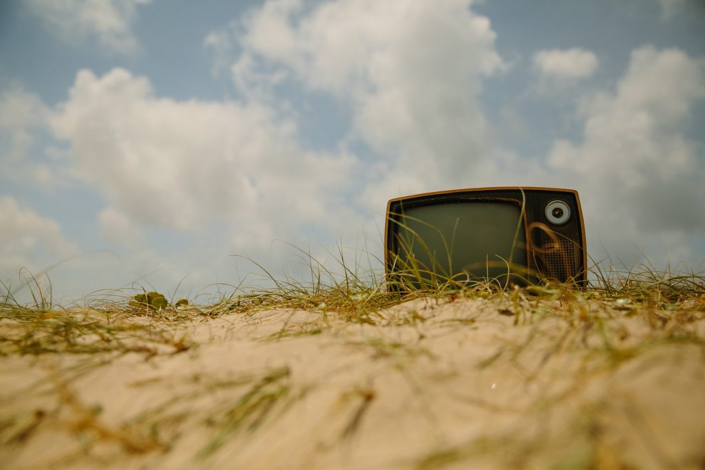 TV in duinen