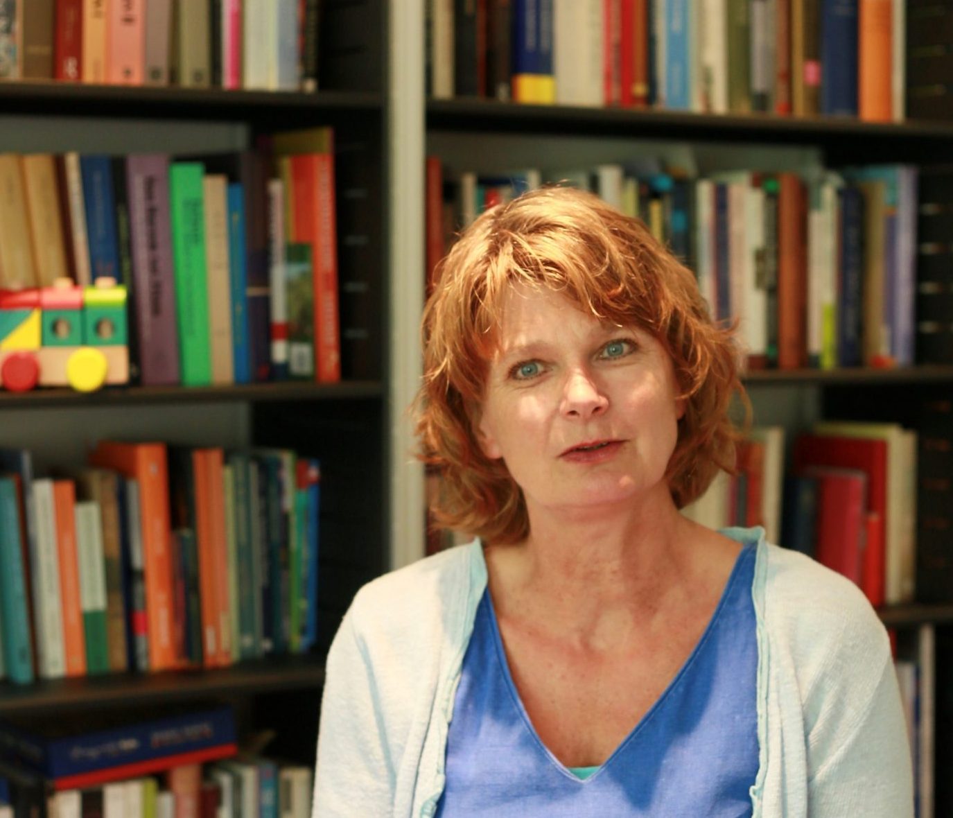 Remonstrants hoogleraar Christa Anbeek: Compassie leer je door te spelen